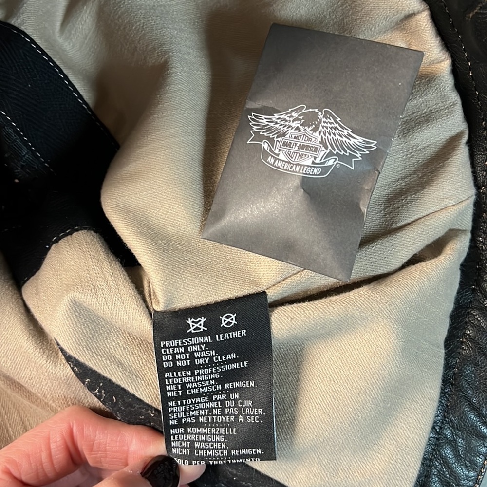 Harley-Davidson Black Leather Jacket - Picture 16 of 16